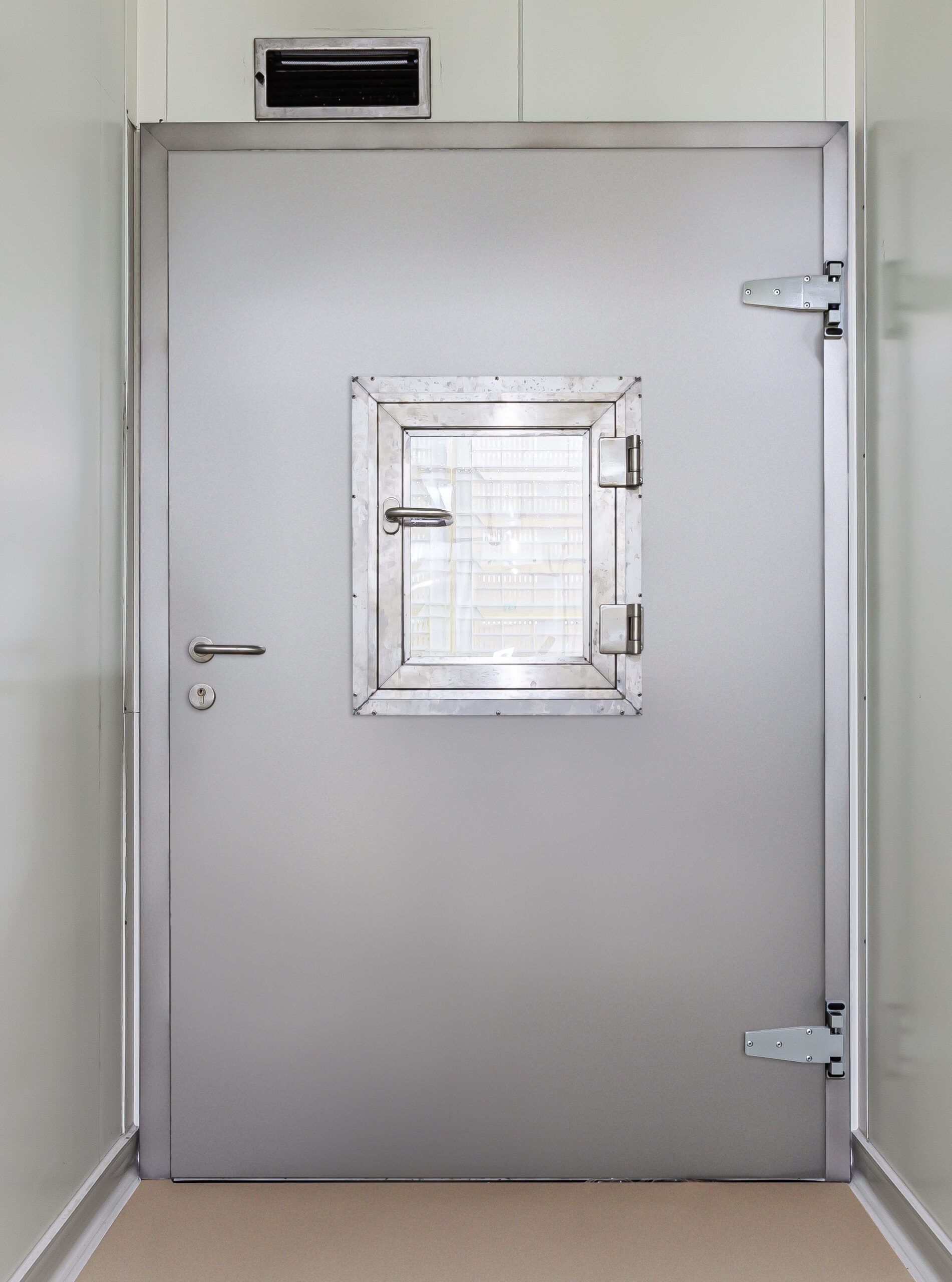 Egyszárnyú hűtőajtó