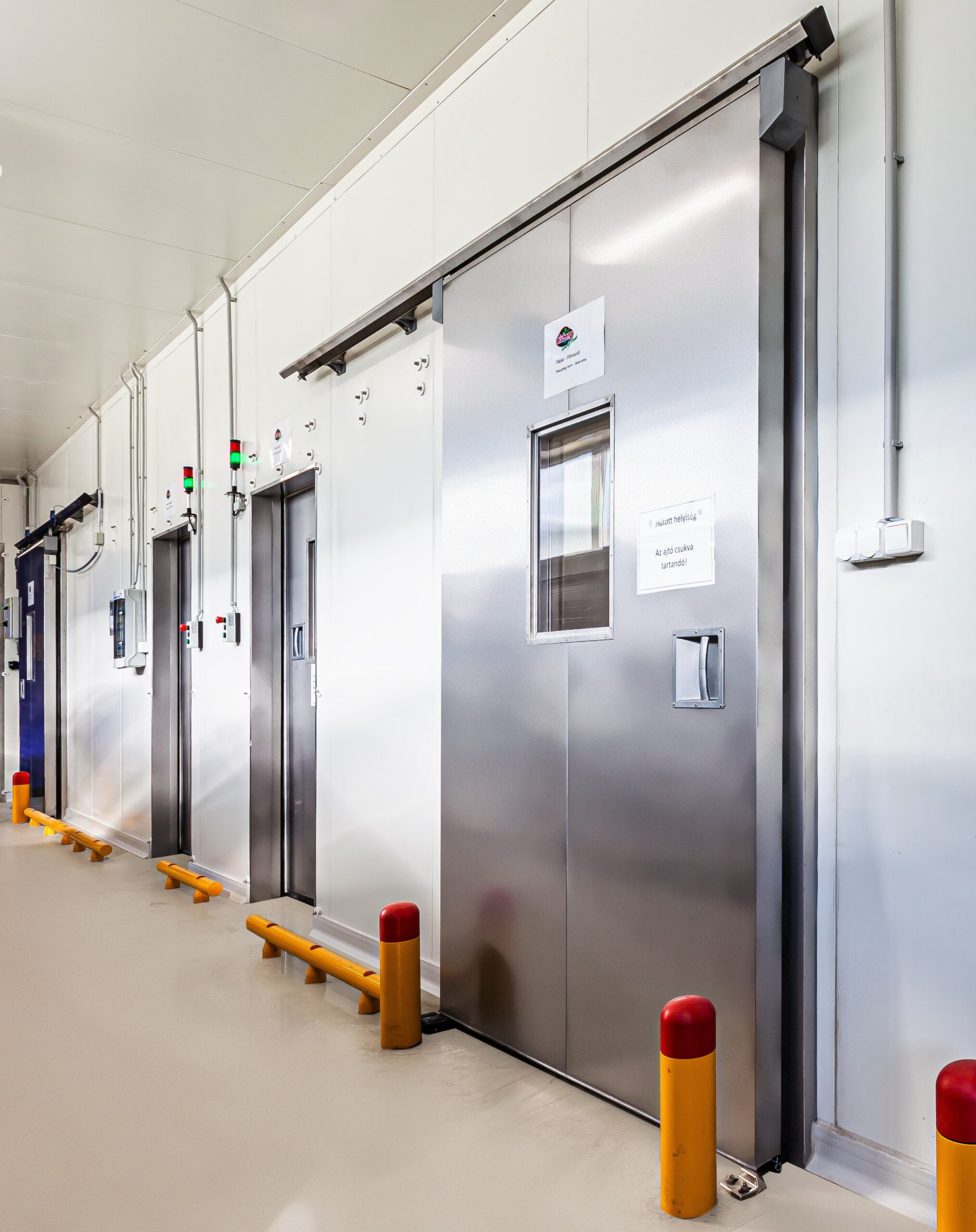 Kézi működtetésű inox tolóajtó